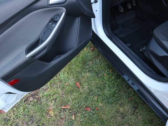 Белый Форд Фокус, объемом двигателя 1.6 л и пробегом 219 тыс. км за 6950 $, фото 5 на Automoto.ua