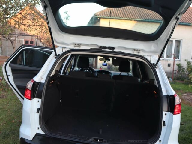 Белый Форд Фокус, объемом двигателя 1.6 л и пробегом 219 тыс. км за 6950 $, фото 7 на Automoto.ua