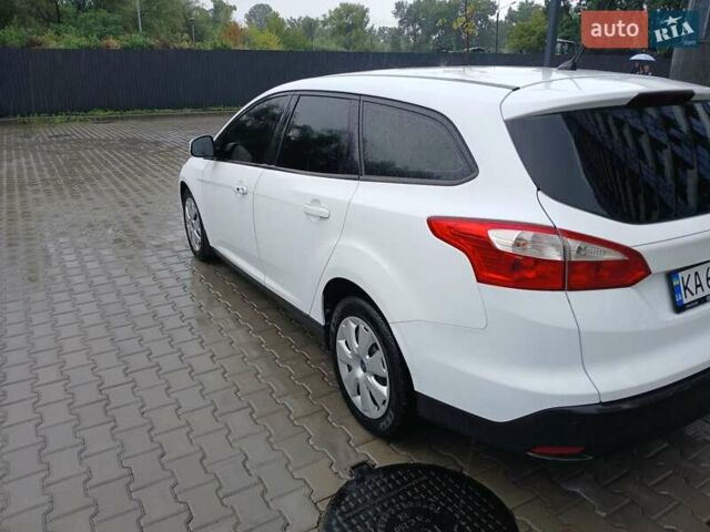 Форд Фокус 2014 в Киеве на Automoto.ua Белый Форд Фокус, объемом двигателя 1.6 л и пробегом 310 тыс. км за 7200 $, фото 2 на Automoto.ua