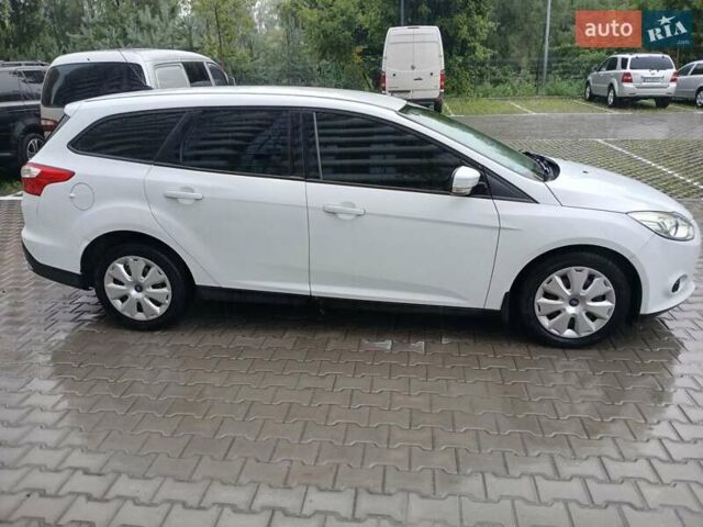 Форд Фокус 2014 в Киеве на Automoto.ua Белый Форд Фокус, объемом двигателя 1.6 л и пробегом 310 тыс. км за 7200 $, фото 17 на Automoto.ua