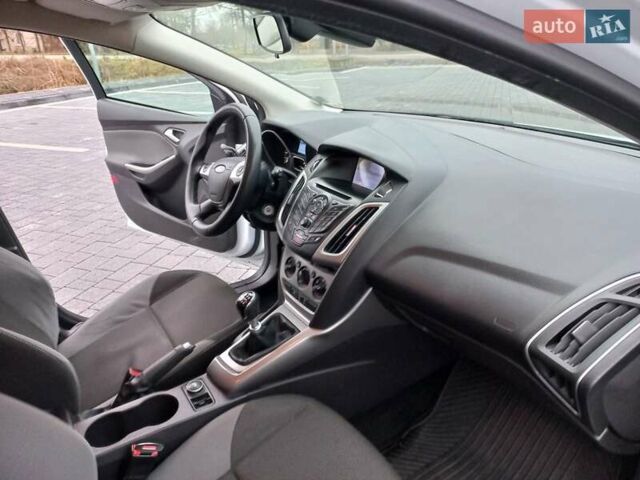 Білий Форд Фокус, об'ємом двигуна 1.6 л та пробігом 230 тис. км за 7377 $, фото 28 на Automoto.ua