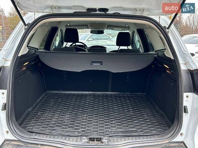 Белый Форд Фокус, объемом двигателя 1 л и пробегом 164 тыс. км за 7700 $, фото 29 на Automoto.ua