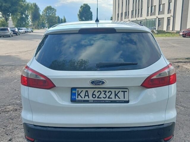 Белый Форд Фокус, объемом двигателя 1.56 л и пробегом 315 тыс. км за 7000 $, фото 3 на Automoto.ua