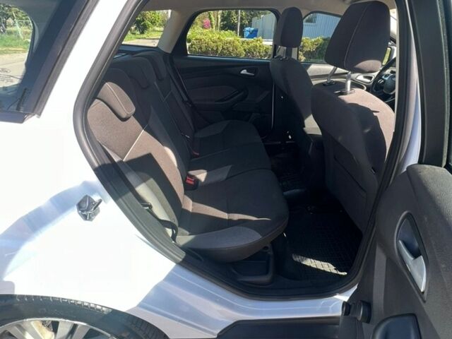 Белый Форд Фокус, объемом двигателя 1 л и пробегом 369 тыс. км за 7200 $, фото 21 на Automoto.ua