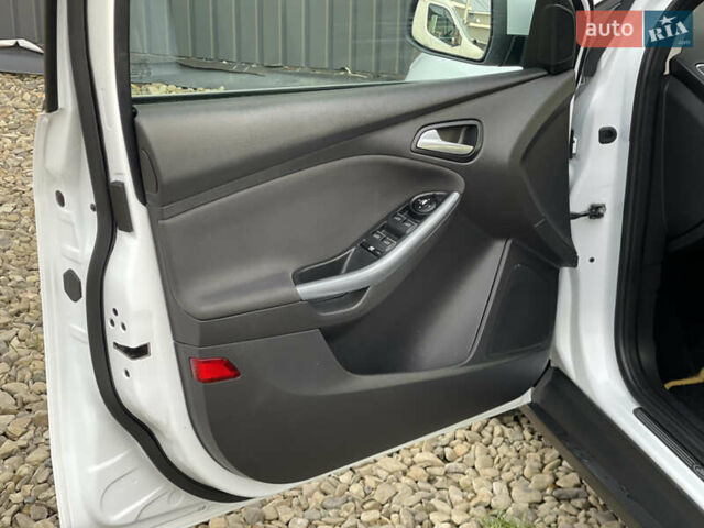 Белый Форд Фокус, объемом двигателя 1.6 л и пробегом 219 тыс. км за 8750 $, фото 25 на Automoto.ua