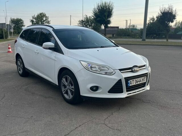 Белый Форд Фокус, объемом двигателя 1.56 л и пробегом 335 тыс. км за 5700 $, фото 1 на Automoto.ua