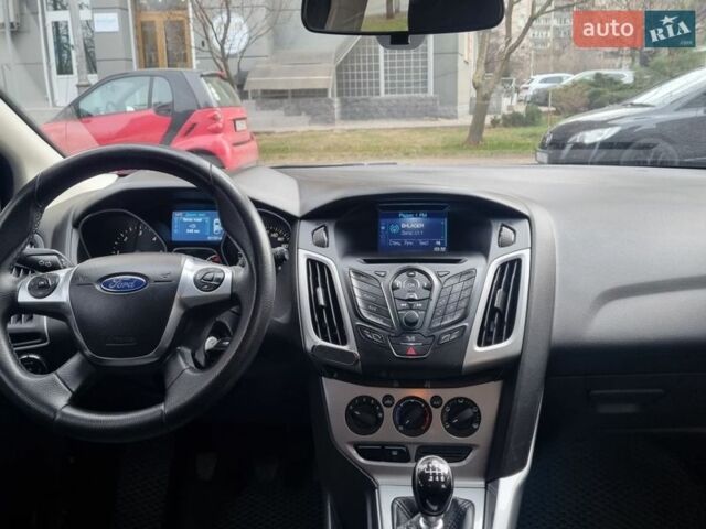 Белый Форд Фокус, объемом двигателя 1.6 л и пробегом 251 тыс. км за 6900 $, фото 5 на Automoto.ua