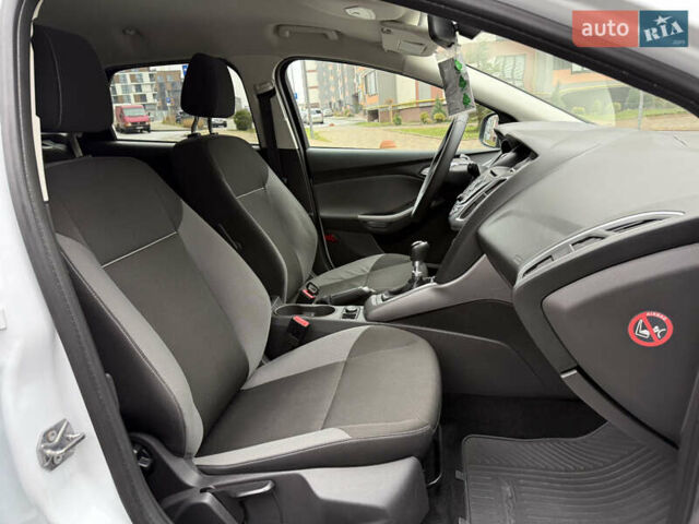 Белый Форд Фокус, объемом двигателя 1.6 л и пробегом 191 тыс. км за 8942 $, фото 41 на Automoto.ua