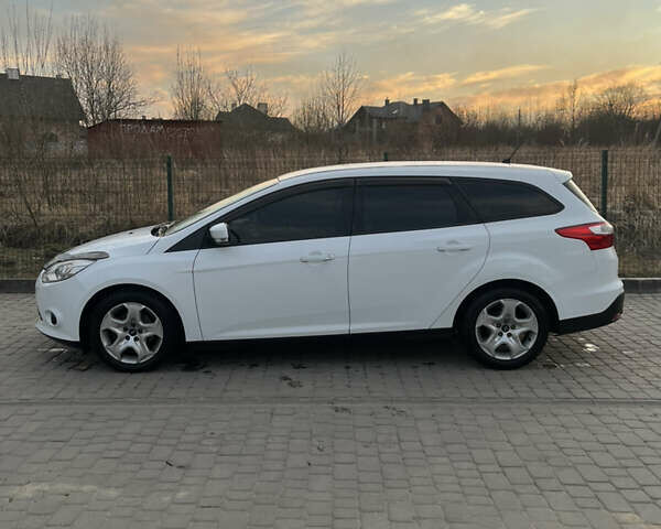 Белый Форд Фокус, объемом двигателя 1.6 л и пробегом 240 тыс. км за 7999 $, фото 4 на Automoto.ua