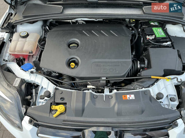 Белый Форд Фокус, объемом двигателя 1.6 л и пробегом 218 тыс. км за 8799 $, фото 148 на Automoto.ua