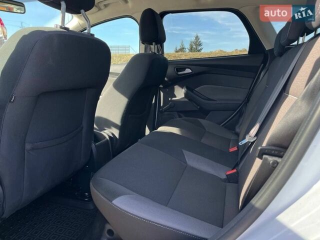 Белый Форд Фокус, объемом двигателя 1.6 л и пробегом 250 тыс. км за 7999 $, фото 19 на Automoto.ua