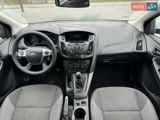 Белый Форд Фокус, объемом двигателя 1.6 л и пробегом 174 тыс. км за 8200 $, фото 28 на Automoto.ua