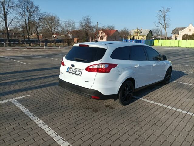 Белый Форд Фокус, объемом двигателя 1 л и пробегом 168 тыс. км за 6500 $, фото 4 на Automoto.ua