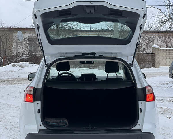 Білий Форд Фокус, об'ємом двигуна 1.6 л та пробігом 174 тис. км за 7950 $, фото 29 на Automoto.ua