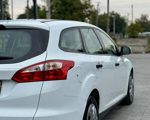 Белый Форд Фокус, объемом двигателя 1.6 л и пробегом 174 тыс. км за 8200 $, фото 9 на Automoto.ua