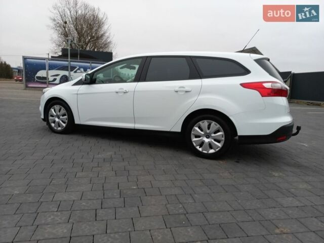 Белый Форд Фокус, объемом двигателя 1.6 л и пробегом 235 тыс. км за 7777 $, фото 6 на Automoto.ua