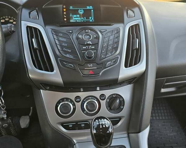 Білий Форд Фокус, об'ємом двигуна 1.6 л та пробігом 263 тис. км за 7800 $, фото 25 на Automoto.ua