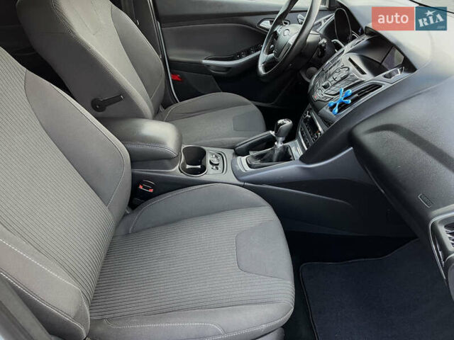 Белый Форд Фокус, объемом двигателя 1.6 л и пробегом 218 тыс. км за 8799 $, фото 102 на Automoto.ua