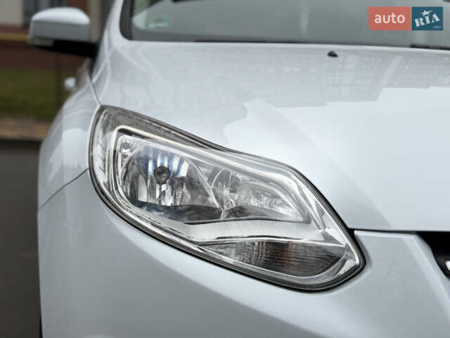 Белый Форд Фокус, объемом двигателя 1.6 л и пробегом 191 тыс. км за 8942 $, фото 12 на Automoto.ua