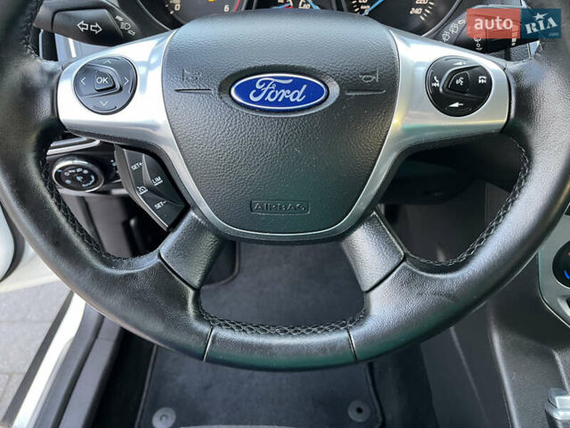 Белый Форд Фокус, объемом двигателя 1.6 л и пробегом 218 тыс. км за 8799 $, фото 131 на Automoto.ua