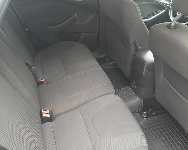 Белый Форд Фокус, объемом двигателя 2 л и пробегом 259 тыс. км за 7350 $, фото 3 на Automoto.ua