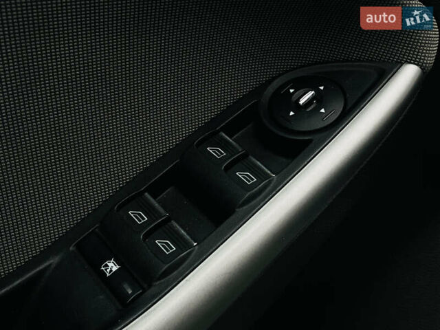 Белый Форд Фокус, объемом двигателя 1.56 л и пробегом 233 тыс. км за 7400 $, фото 11 на Automoto.ua
