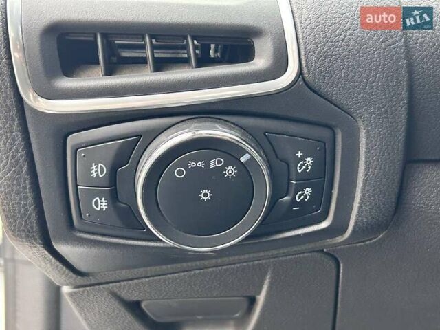 Белый Форд Фокус, объемом двигателя 1 л и пробегом 164 тыс. км за 7700 $, фото 16 на Automoto.ua