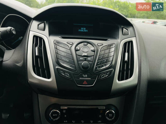 Форд Фокус 2014 в Харькове на Automoto.ua Белый Форд Фокус, объемом двигателя 1.6 л и пробегом 225 тыс. км за 8200 $, фото 25 на Automoto.ua