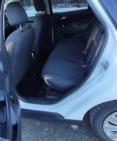 Білий Форд Фокус, об'ємом двигуна 1 л та пробігом 226 тис. км за 7200 $, фото 7 на Automoto.ua