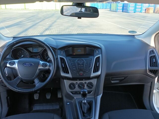 Белый Форд Фокус, объемом двигателя 1 л и пробегом 168 тыс. км за 6500 $, фото 14 на Automoto.ua