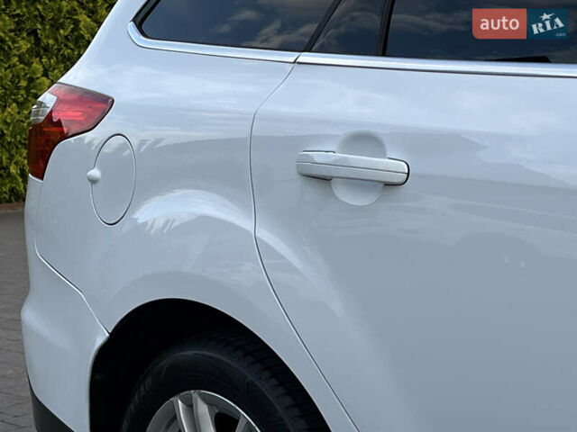 Белый Форд Фокус, объемом двигателя 1.6 л и пробегом 218 тыс. км за 8799 $, фото 73 на Automoto.ua