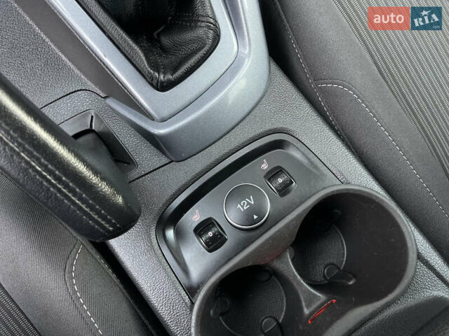 Белый Форд Фокус, объемом двигателя 1.6 л и пробегом 219 тыс. км за 8750 $, фото 43 на Automoto.ua