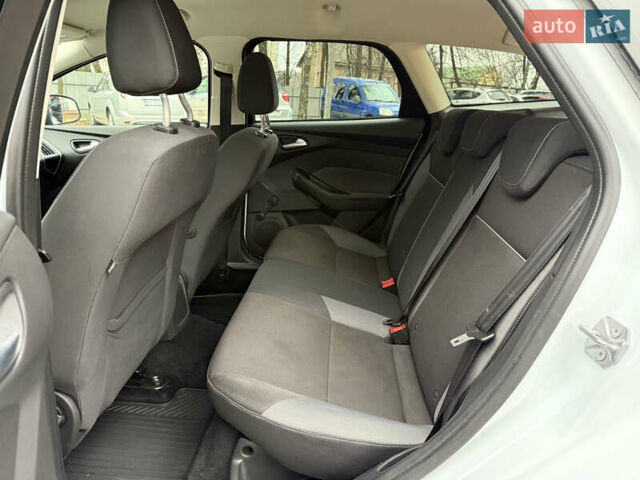 Белый Форд Фокус, объемом двигателя 1.6 л и пробегом 191 тыс. км за 8942 $, фото 32 на Automoto.ua