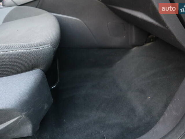 Белый Форд Фокус, объемом двигателя 1.6 л и пробегом 219 тыс. км за 6950 $, фото 10 на Automoto.ua