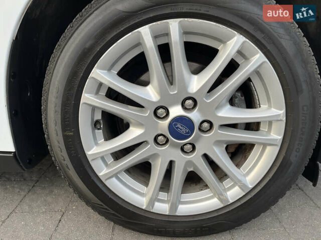 Белый Форд Фокус, объемом двигателя 1.6 л и пробегом 218 тыс. км за 8799 $, фото 147 на Automoto.ua