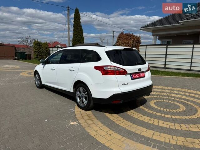 Білий Форд Фокус, об'ємом двигуна 2 л та пробігом 227 тис. км за 8600 $, фото 6 на Automoto.ua