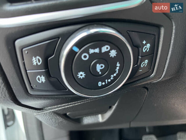 Белый Форд Фокус, объемом двигателя 1.6 л и пробегом 218 тыс. км за 8799 $, фото 127 на Automoto.ua