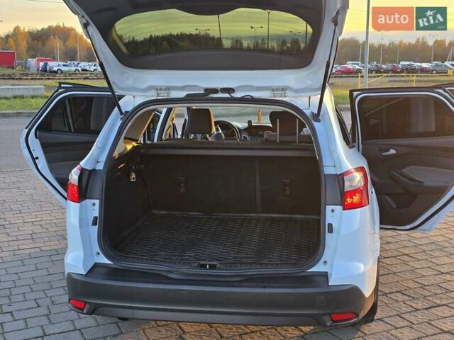 Білий Форд Фокус, об'ємом двигуна 1.6 л та пробігом 263 тис. км за 7800 $, фото 18 на Automoto.ua