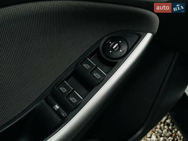 Форд Фокус 2014 в Харькове на Automoto.ua Белый Форд Фокус, объемом двигателя 1.6 л и пробегом 225 тыс. км за 8200 $, фото 11 на Automoto.ua