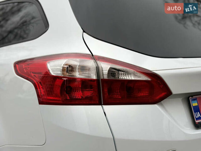 Белый Форд Фокус, объемом двигателя 1.6 л и пробегом 191 тыс. км за 8942 $, фото 14 на Automoto.ua
