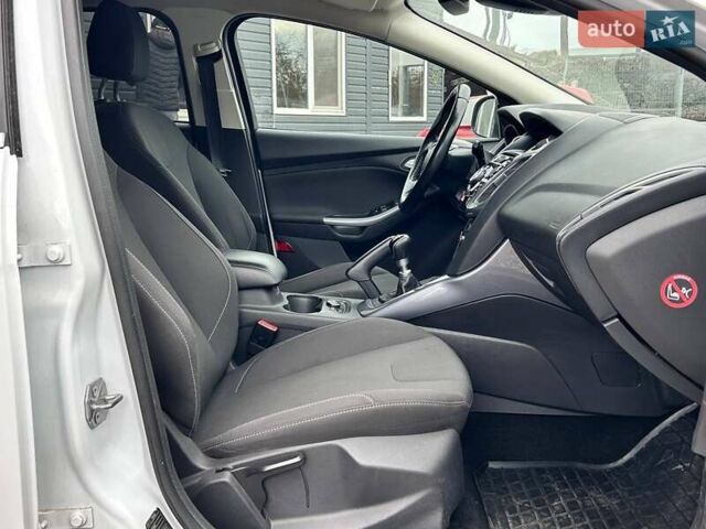 Белый Форд Фокус, объемом двигателя 1 л и пробегом 164 тыс. км за 7700 $, фото 33 на Automoto.ua