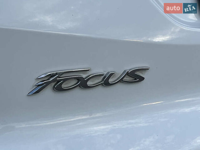 Белый Форд Фокус, объемом двигателя 1.6 л и пробегом 218 тыс. км за 8799 $, фото 60 на Automoto.ua