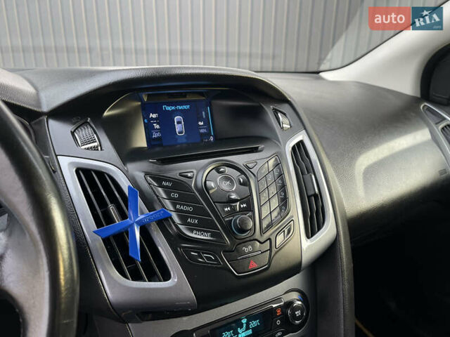 Белый Форд Фокус, объемом двигателя 1.6 л и пробегом 219 тыс. км за 8750 $, фото 39 на Automoto.ua