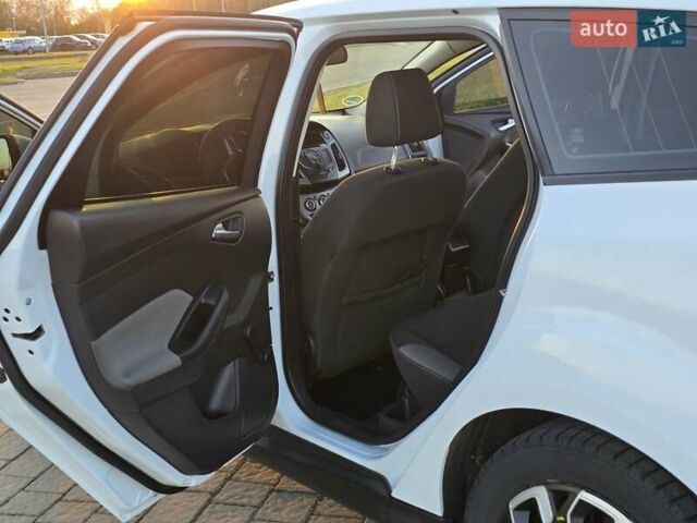 Білий Форд Фокус, об'ємом двигуна 1.6 л та пробігом 263 тис. км за 7800 $, фото 14 на Automoto.ua
