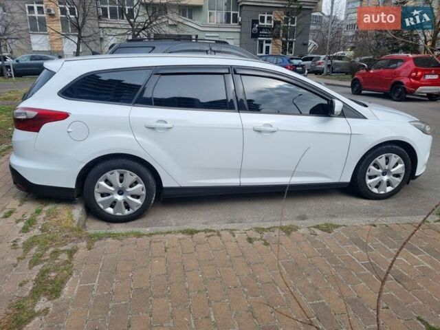 Белый Форд Фокус, объемом двигателя 1.6 л и пробегом 251 тыс. км за 6900 $, фото 4 на Automoto.ua
