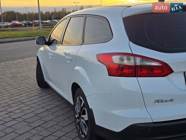 Білий Форд Фокус, об'ємом двигуна 1.6 л та пробігом 263 тис. км за 7800 $, фото 5 на Automoto.ua