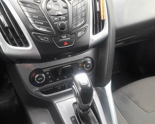 Белый Форд Фокус, объемом двигателя 2 л и пробегом 259 тыс. км за 7350 $, фото 5 на Automoto.ua