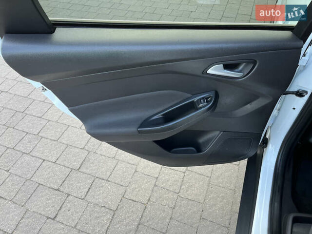 Белый Форд Фокус, объемом двигателя 1.6 л и пробегом 218 тыс. км за 8799 $, фото 88 на Automoto.ua