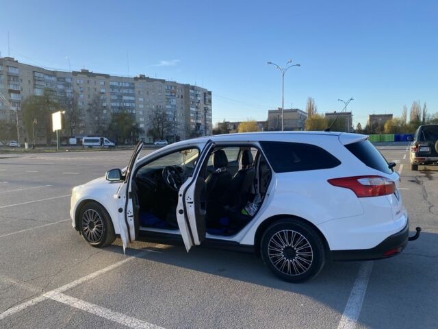 Белый Форд Фокус, объемом двигателя 1.6 л и пробегом 200 тыс. км за 6500 $, фото 10 на Automoto.ua