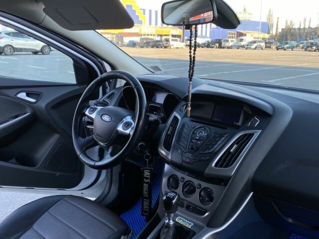 Белый Форд Фокус, объемом двигателя 1.6 л и пробегом 200 тыс. км за 6500 $, фото 7 на Automoto.ua